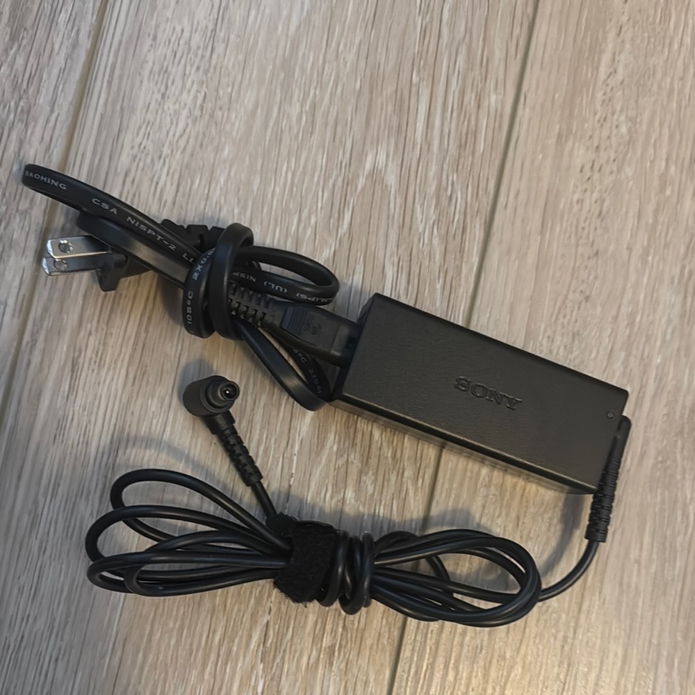 Sony Black N50 AC Charging Adapter 19.5V